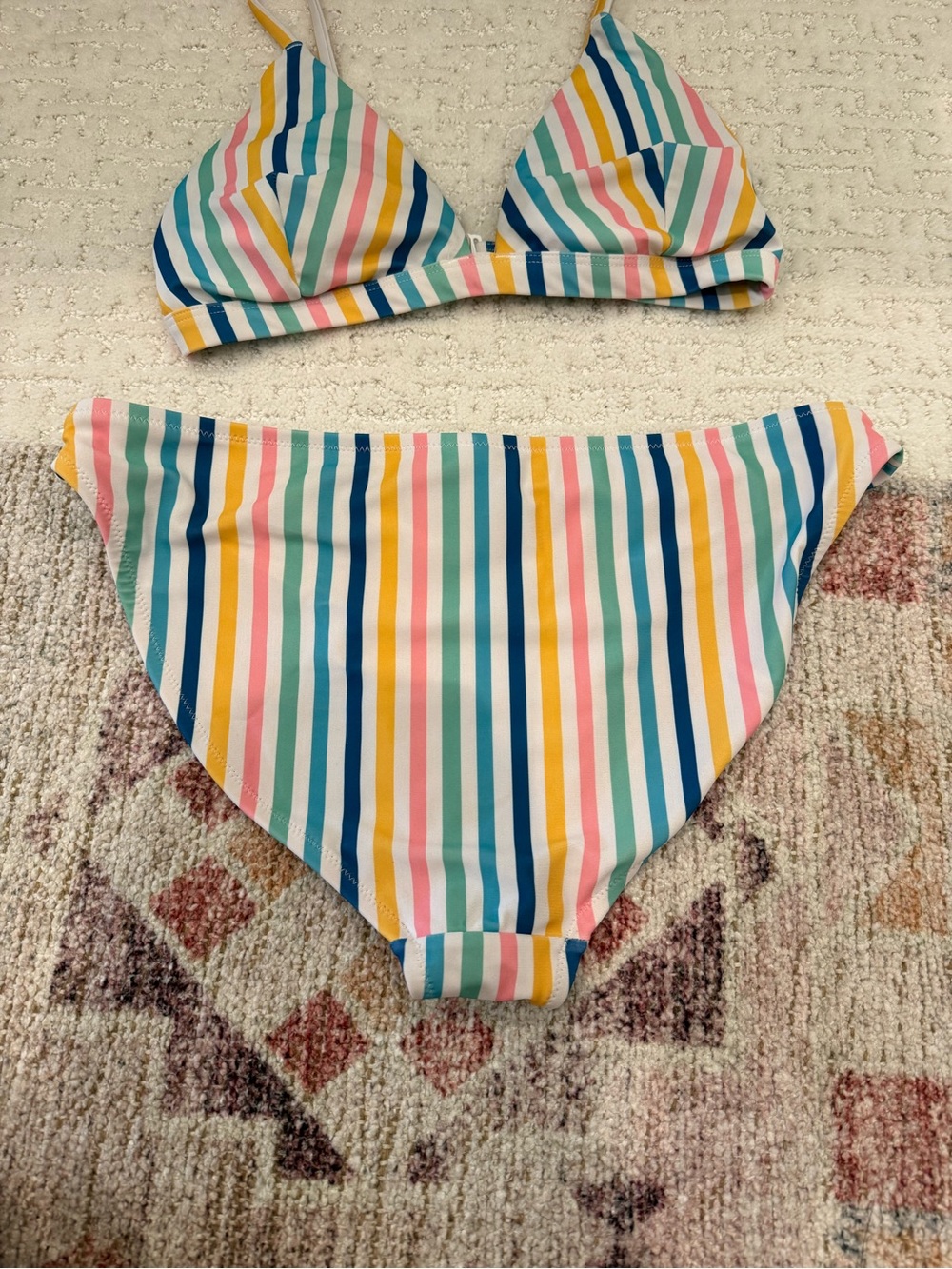 Multiple swimsuits - Picture 3 of 10